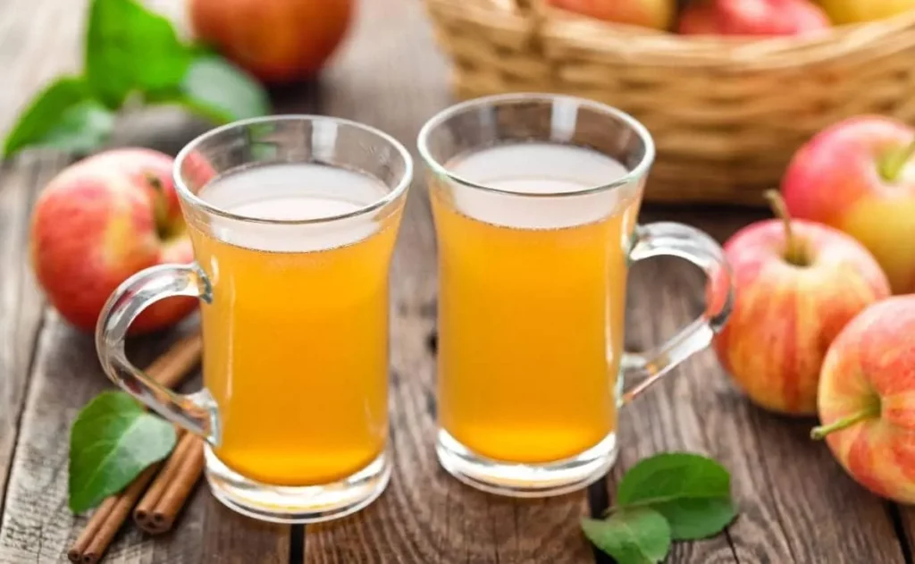 beneficios del jugo de manzana